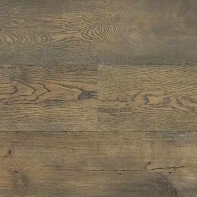 تصویر سطح پارکت لمینت ونو مدل HV-9506R با طرح بلوط بژ–قهوه‌ای گرم، رگه‌های طبیعی عمیق و بافت سوپرمات برجسته