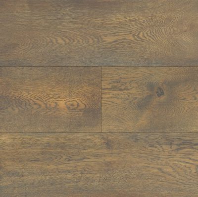 تصویر سطح پارکت لمینت ونو مدل HV-9507R با طرح چوب بلوط قهوه‌ای کاراملی، رگه‌ها و گره‌های طبیعی و بافت سوپرمات برجسته